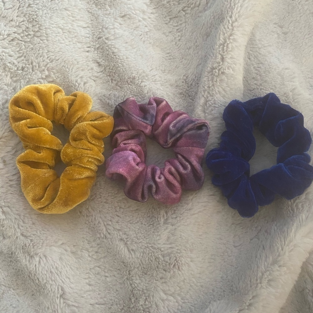 Scrunchies bundle - Picture 2 of 5